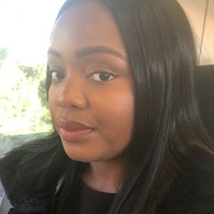 Meet your Posher, Vanessa